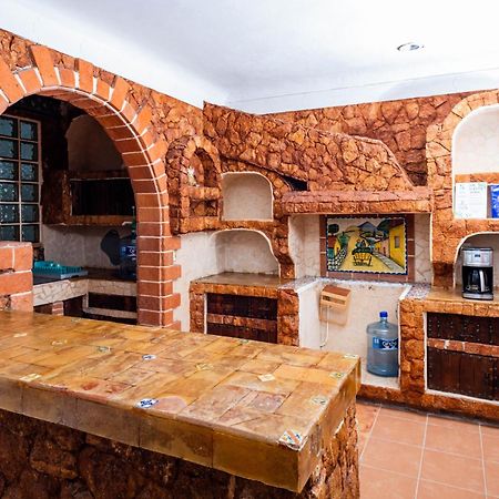 Vica Guest House Con Piscina En La Entrada De La Zona Hotelera Cancun Ngoại thất bức ảnh