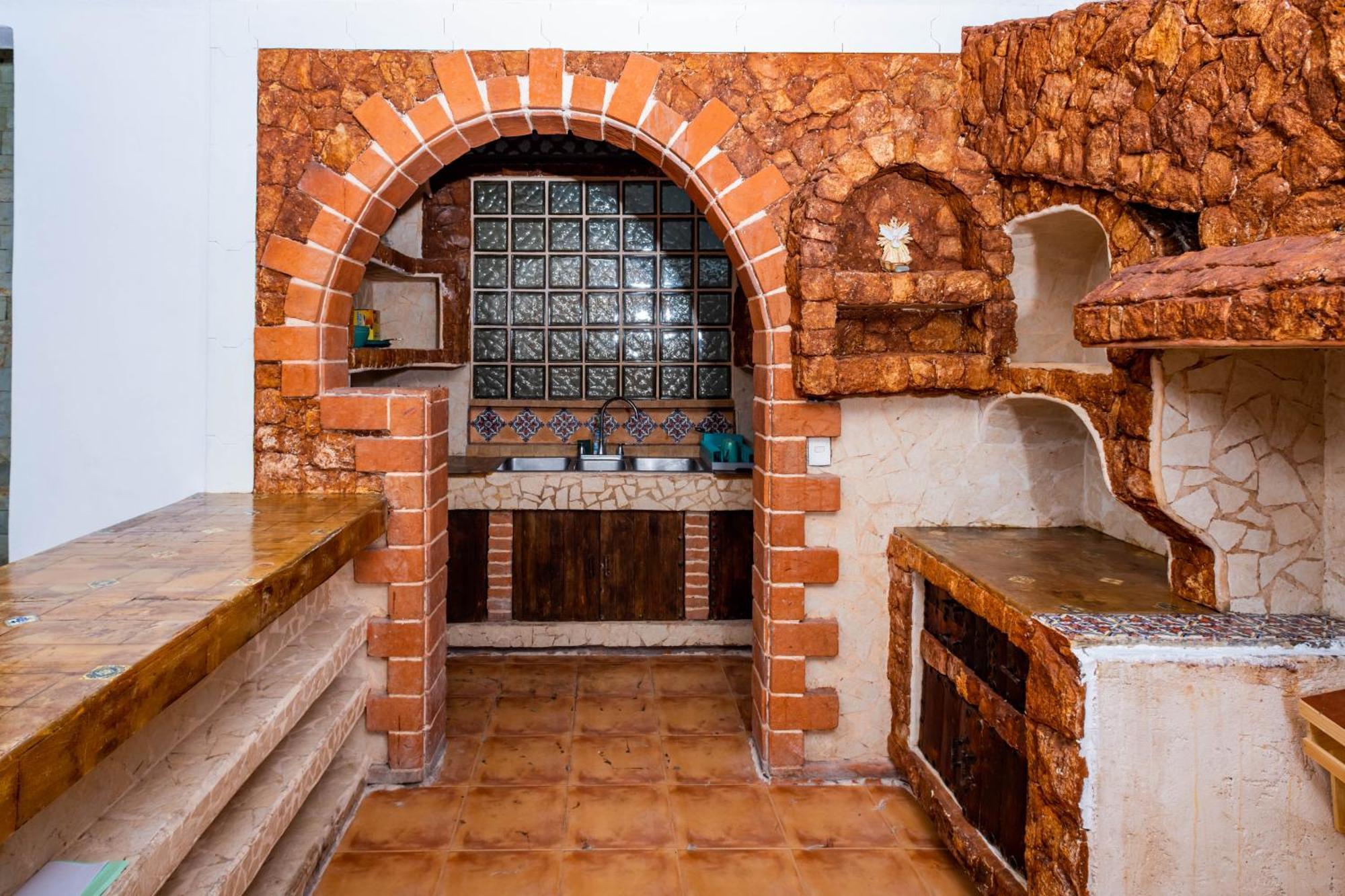 Vica Guest House Con Piscina En La Entrada De La Zona Hotelera Cancun Ngoại thất bức ảnh